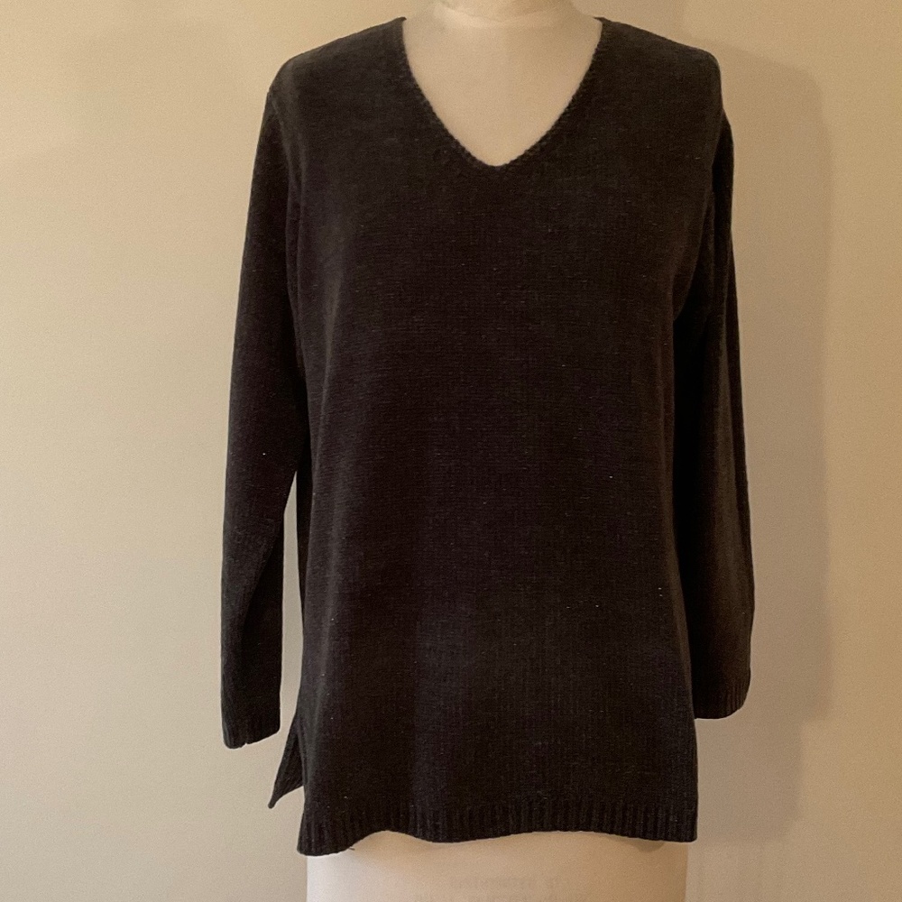 UNIFORM V Neck Chenille Sweater  Grey With Clear Lurex Thread  Medium Preowned